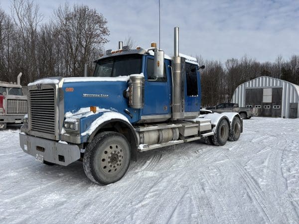 Camion 10 roues Couchette Westernstar 4900SF avec wetkit moteur DD15 transmission 18 vitesses-Année:2010-615.000miles-Stock#E1253A/10674