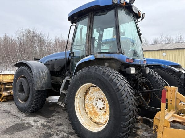 New Holland TV6070 Tractor - Year: 2009 - 7,300 hours - Stock #E1351C/8632