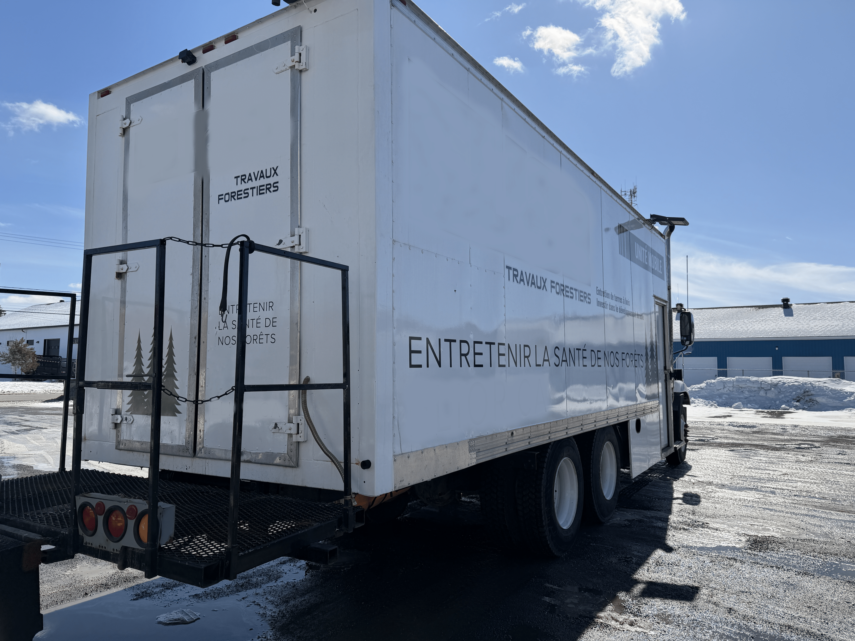 Camion de service Mack600 Année:2004 -465395 KM -Stock#P1494/10777g – Image 4