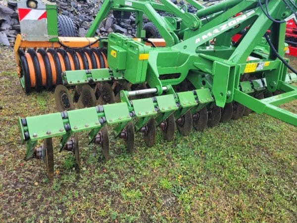 Déchaumeuse Amazon Castros 4000 4 mètre semi porté-Année:2015 - Stock#d9455g