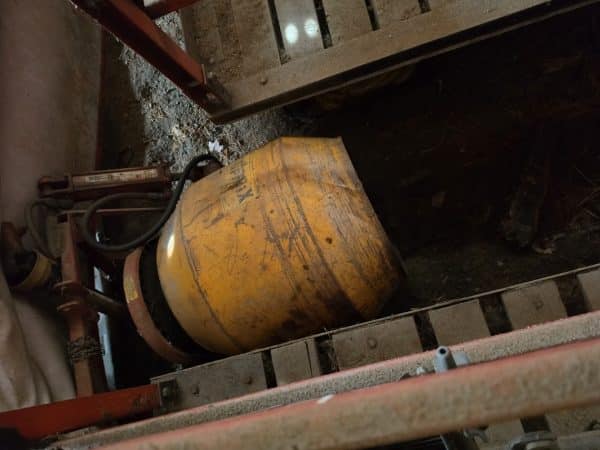Cement mixer - Stock #d10924r