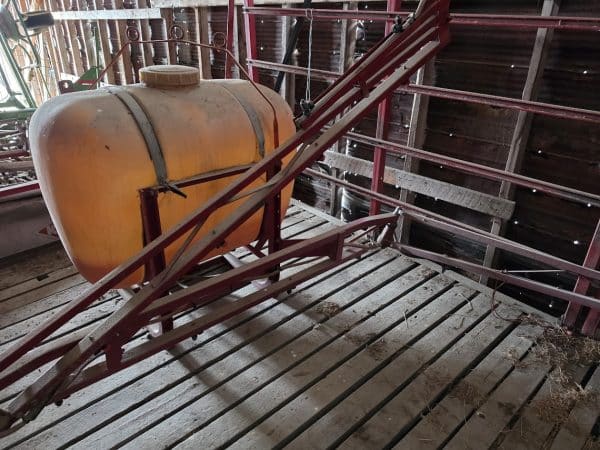 Arroseuse 3 pts 100 gallons 30 pi - Stock#d10924q