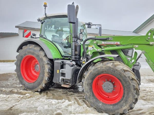 Tracteur Fendt 720 loader, hitch, gps intégré RTK - Année: 2018 - 3345hrs - Stock#d10920n