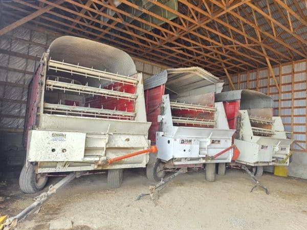 Boite Ensilage Dion 16 pi avec 6 roue (3 disponible) -Stock#d10830z