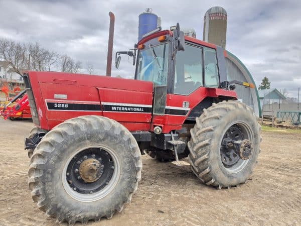 Tracteur International 5288 - 8950 hrs - Stock#d10830d