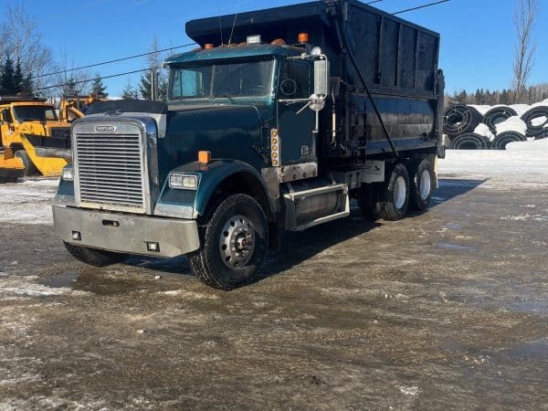 Camion 10 roues dompeur Freightliner 2000