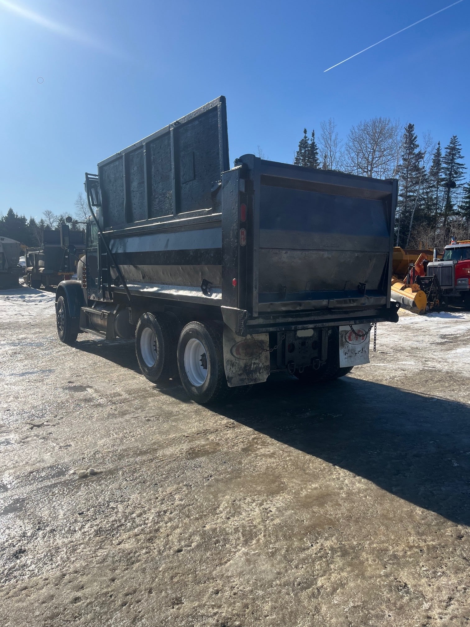 Camion 10 roues dompeur Freightliner-11000HRS-Année 2000-Stock #S2539A/7148 – Image 3