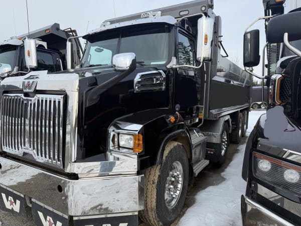 Camion dompeur 12 roues Western Star 4700SB 2022