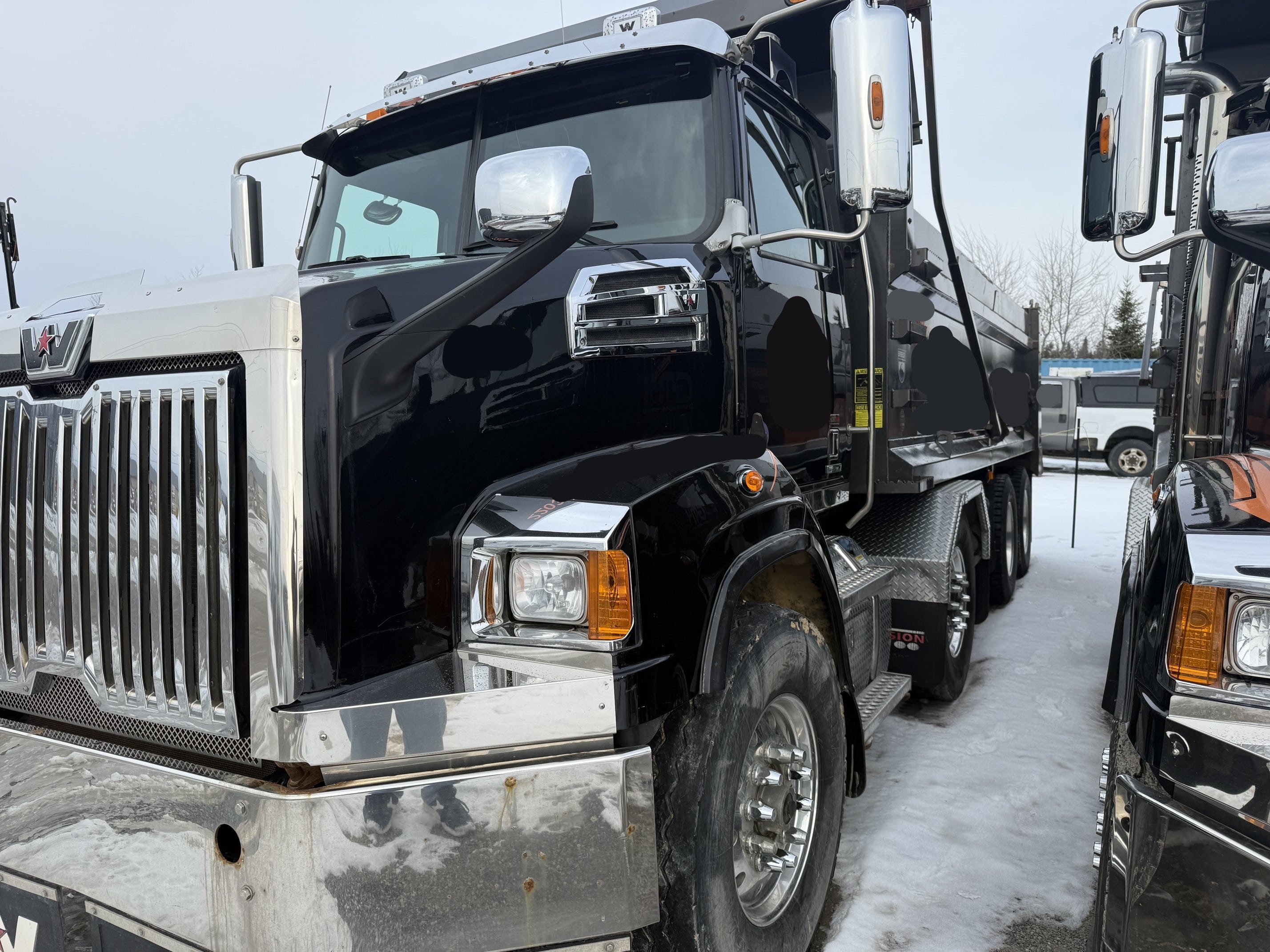 Camion dompeur 12 roues Western Star 4700SB 2022