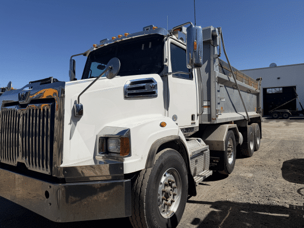 Camion Dompeur 12 roues Western Star Année:2022 -180000 km Stock#P1514/10958