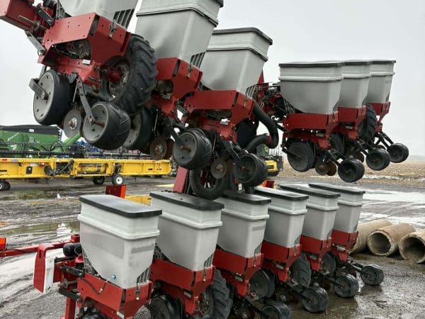 Planteur Stack flod Case Ih 1235 12 rangs, pression à l'air, drive hydraulique, engrais pop pop - Année:2016 - Stock#d10919c