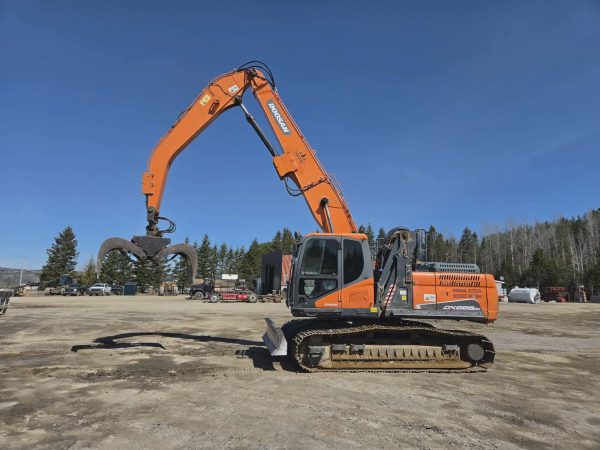 Chargeuse à bois sur chenille Doosan DX 225 MH 2020