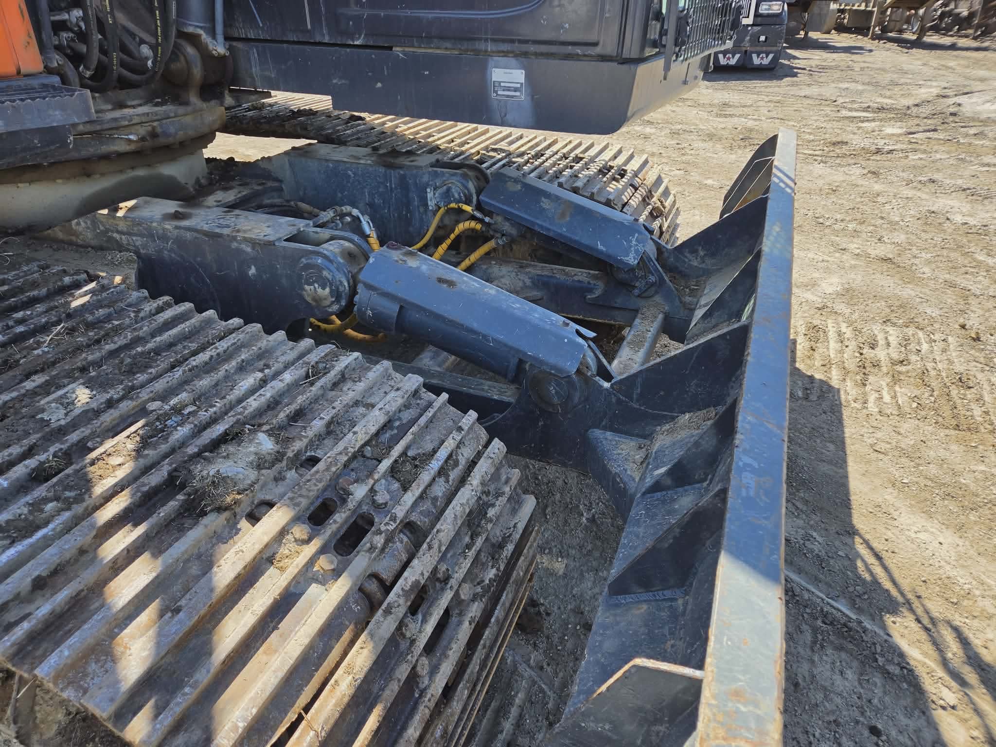Chargeuse à bois sur chenille Doosan DX 225 MH avec clam et cabine qui se lève-7575HRS-Année 2020-Stock #S2553A/10992 – Image 4