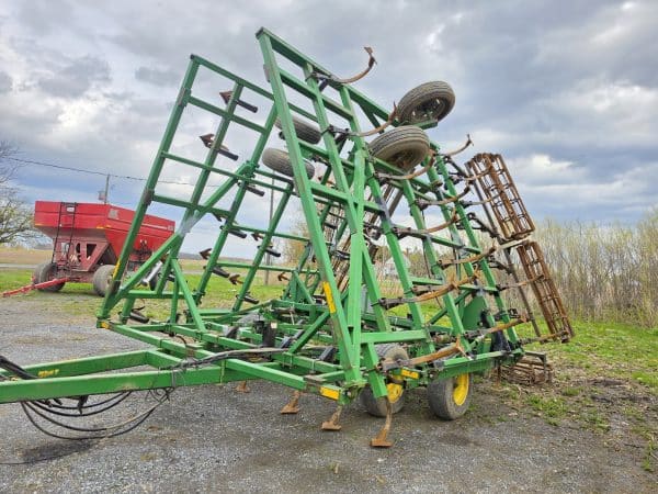 Cultivateur John Deere 960 30 pi avec rouleau double JOBER -Stock#d11035a