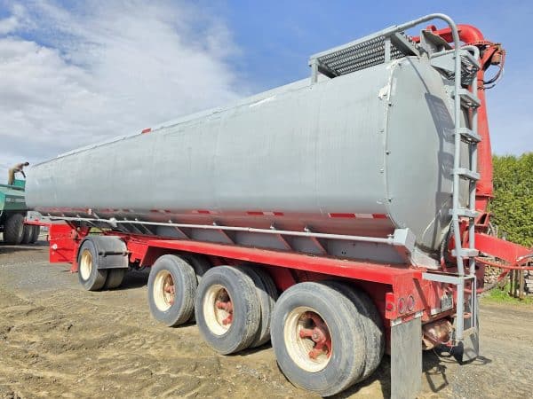 Remorque Citerne à purin 4 essieux avec bras de transfert 9400 gallons, inspectée - Stock#d11120b