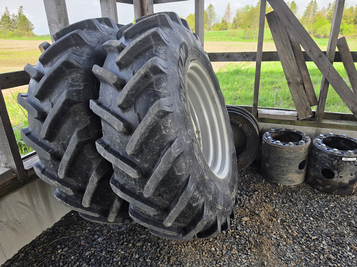 Roue double avec cannelle 420/90r30 était sur Massey Ferguson - Stock#d10780c