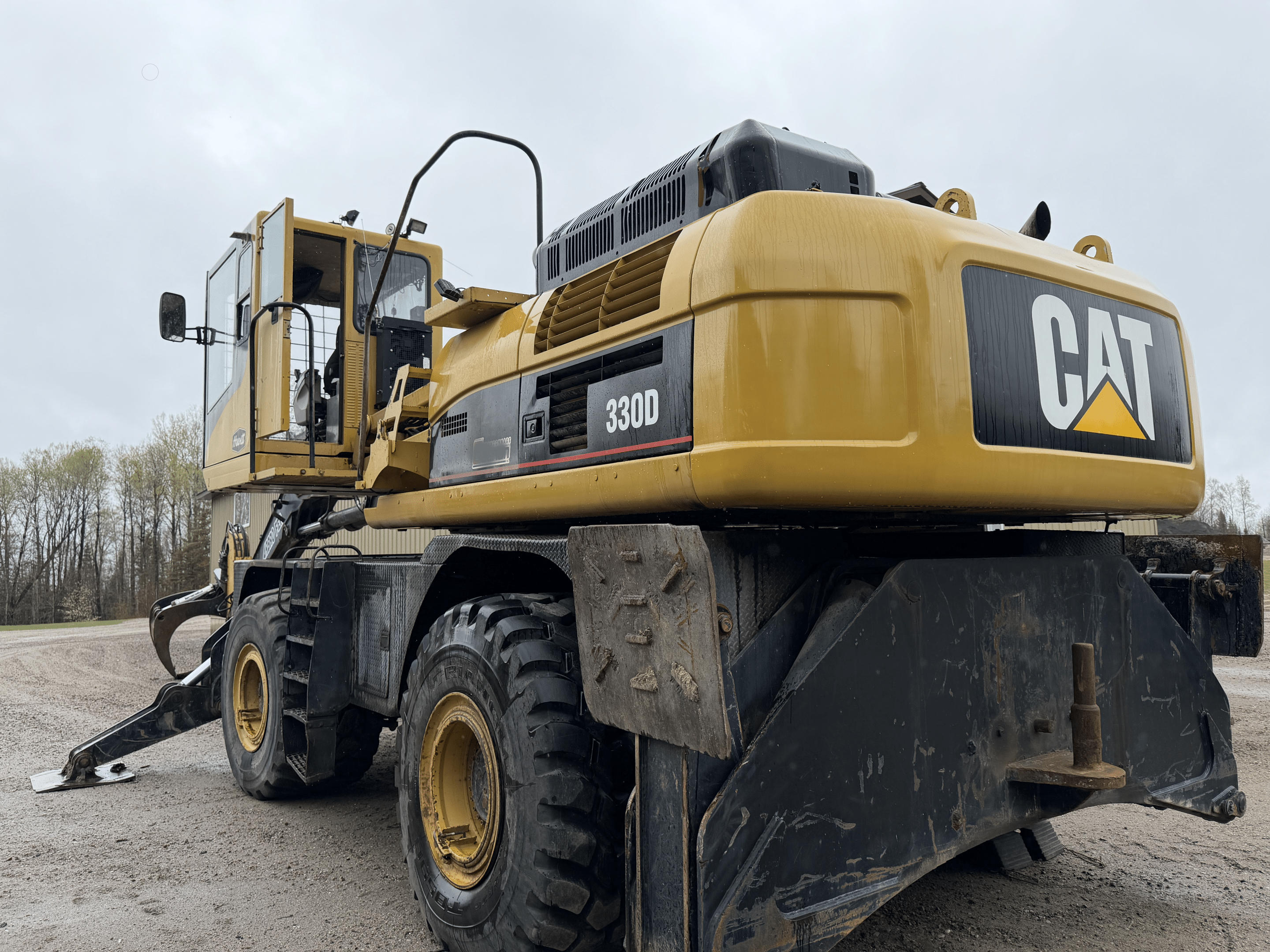 Chargeuse forestier Cat 330D Année: -heures avec Grapel Rotobec Stock#P1517/10978b