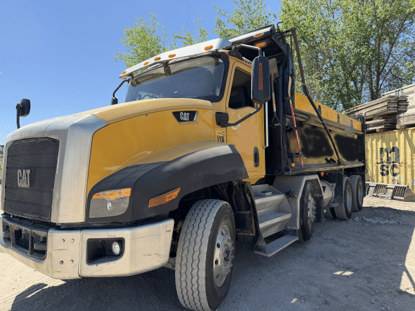Camion Dompeur 12 roues Caterpillar 660S Année:2013 -318320 km -Stock#P1530/11140a