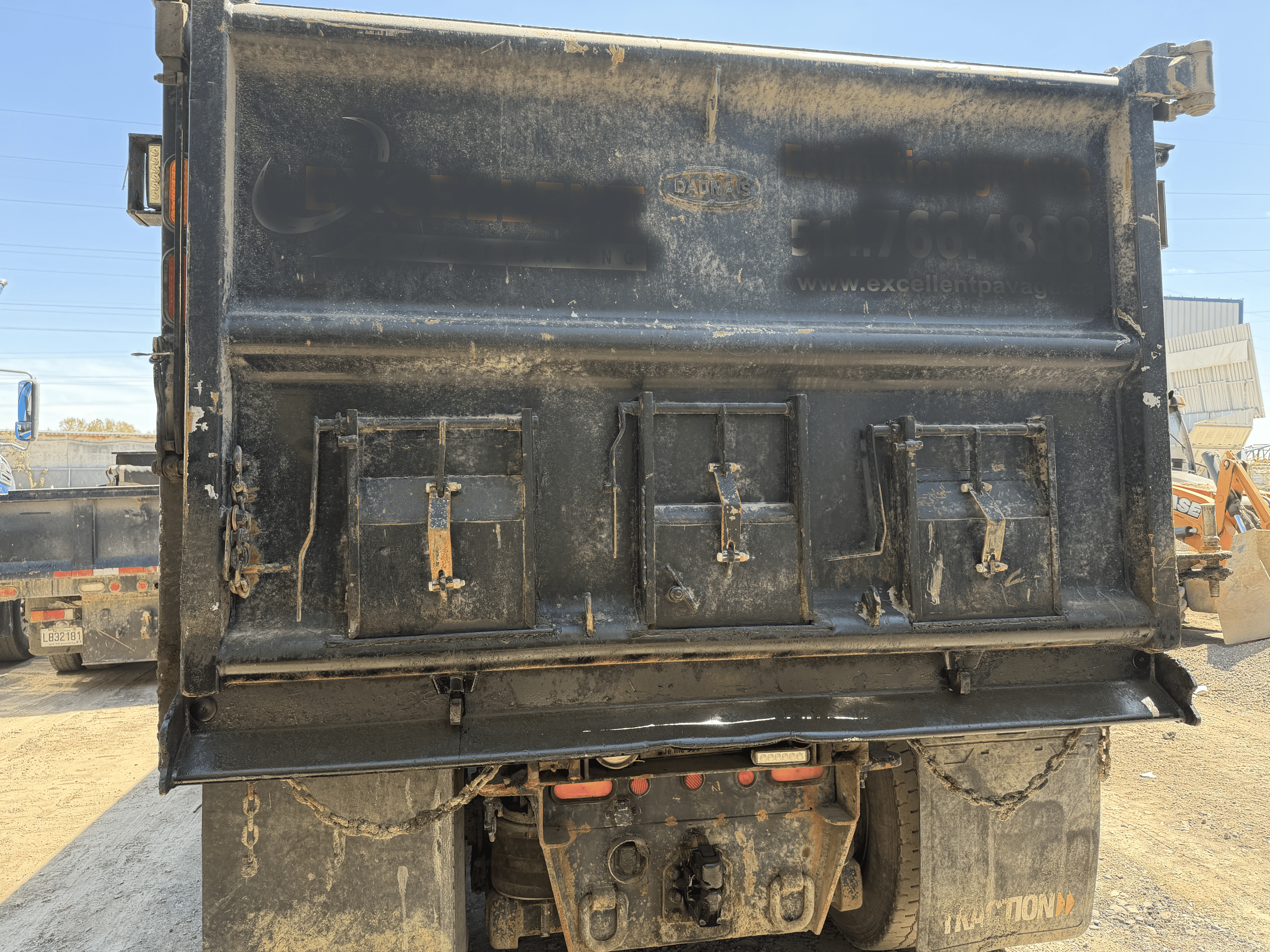 Camion Dompeur 12 roues Caterpillar 660S Année:2013 -318320 km -Stock#P1530/11140a – Image 2