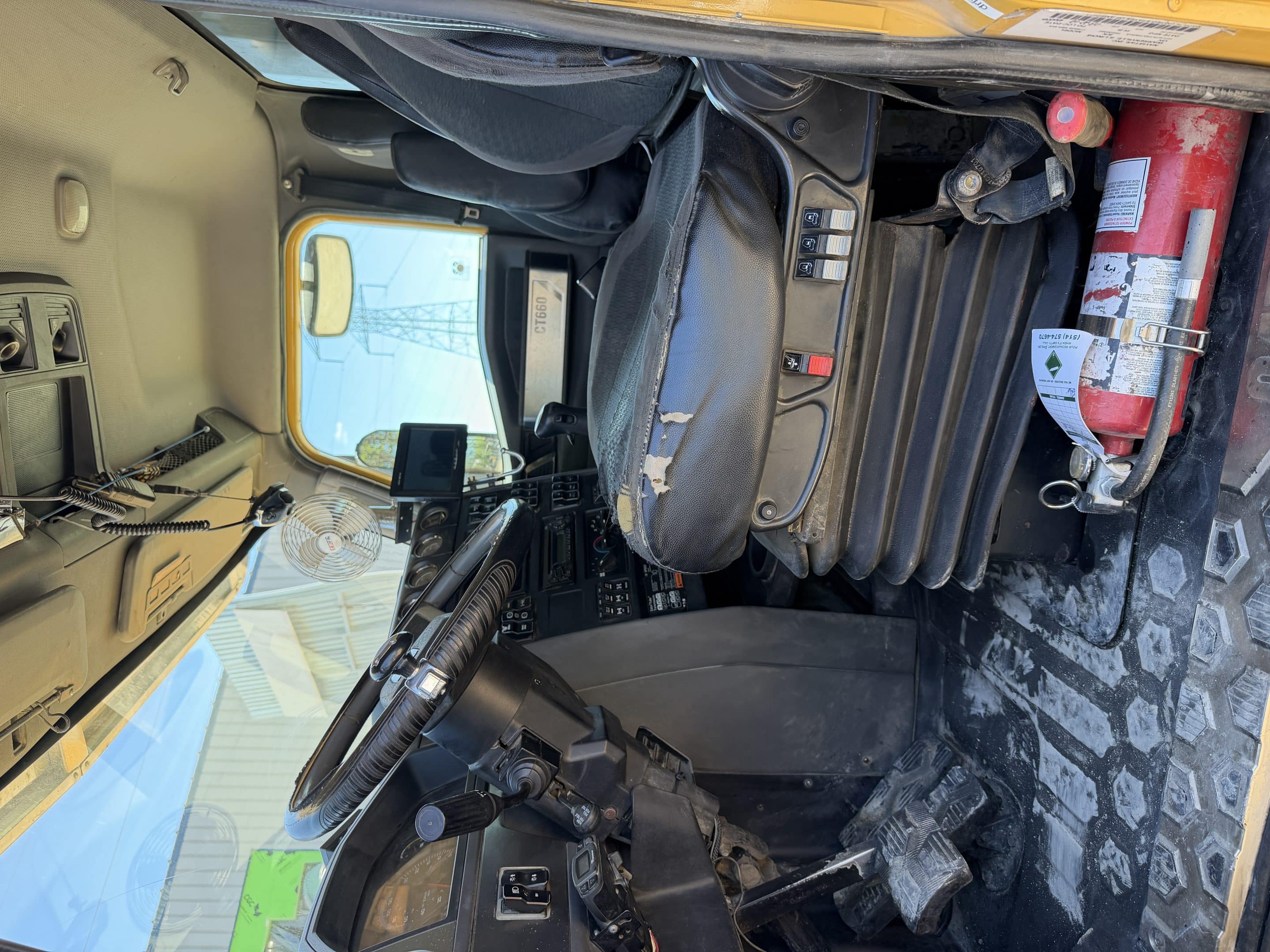 Camion Dompeur 12 roues Caterpillar 660S Année:2013 -318320 km -Stock#P1530/11140a – Image 8