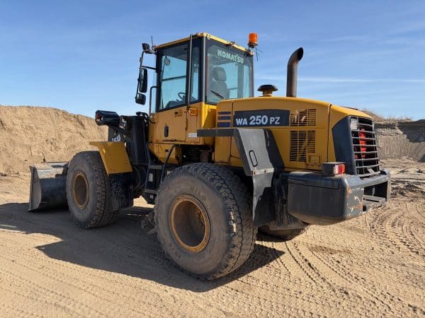 Chargeur sur roues Komatsu WA250PZ quick attache godet-23500heures-Année:2009-Stock#E1330J/10550