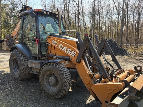 Pépine Case 580 SuperN WT godet standard side dump-Année:2018-5300heures-Stock#E1397D/11027