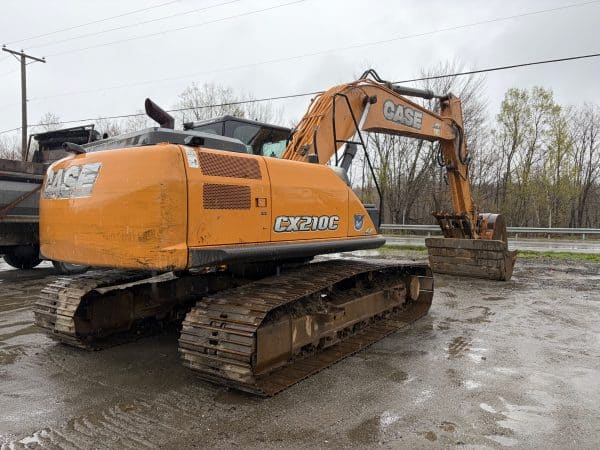 Excavatrice Case 210C quick 2 godets pouce-Année:2013-10600heures-Stock ...