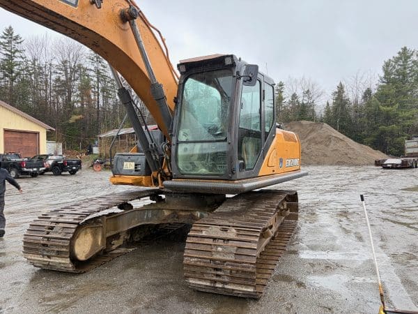 Excavatrice Case 210C quick 2 godets pouce-Année:2013-10600heures-Stock ...