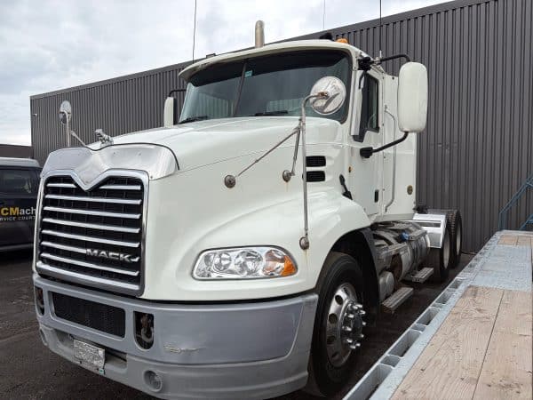Camion 10 roues daycab Mack CXU Moteur MP8 13 vitesses wetkit-476000km-Année-2013-Stock#E1332B/8646