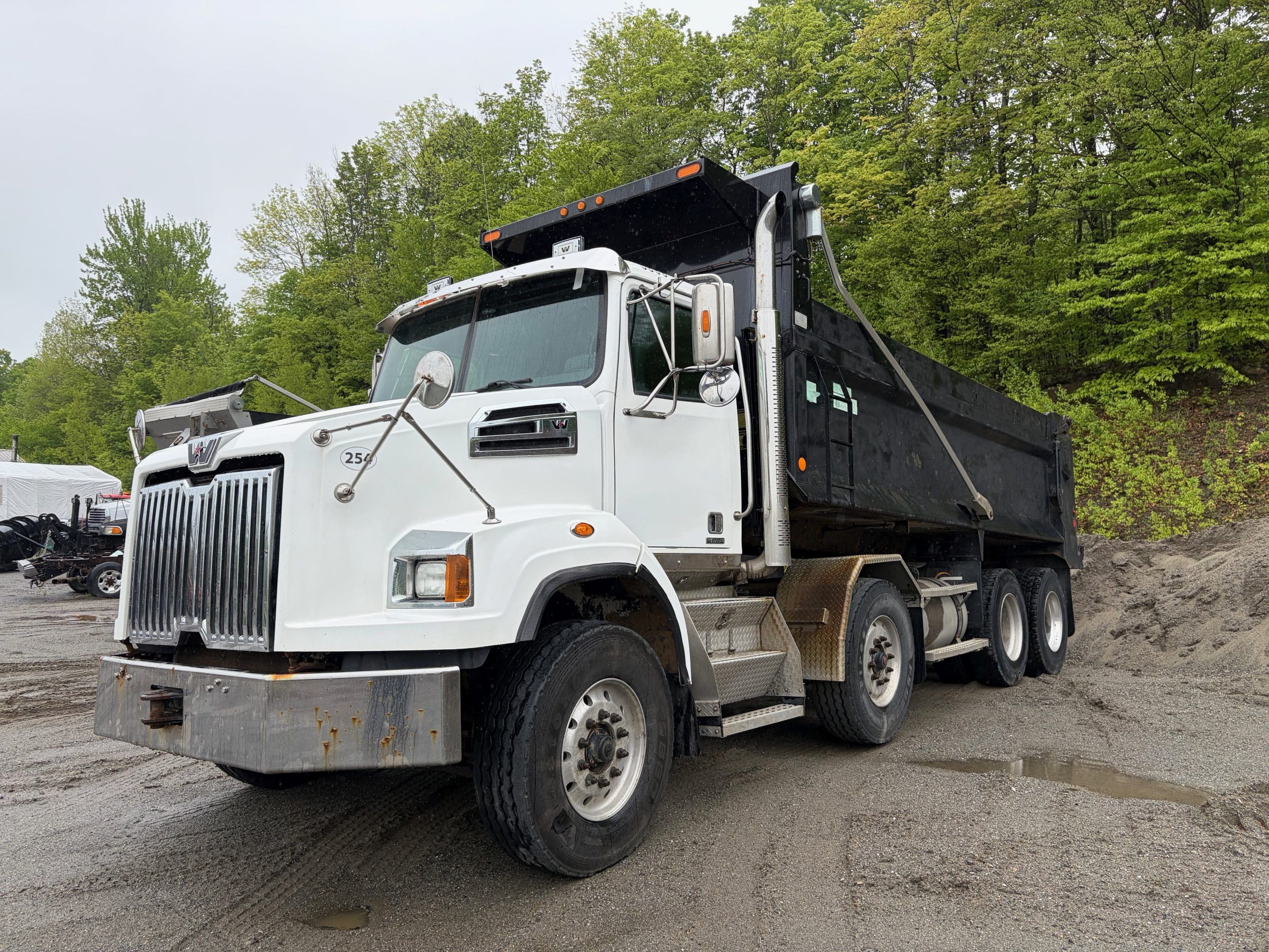 Camion dompeur 12 roues Westernstar 47000SB moteur DD13 450hp tranmission manuelle 18 vitesses 350.000km-Année:2018-Stock#E1370E/10852