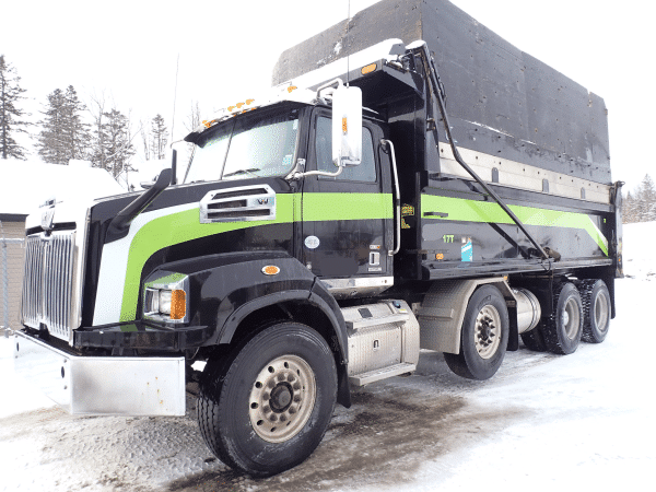 Camion dompeur 12 roues Western Star 4700SB 2019