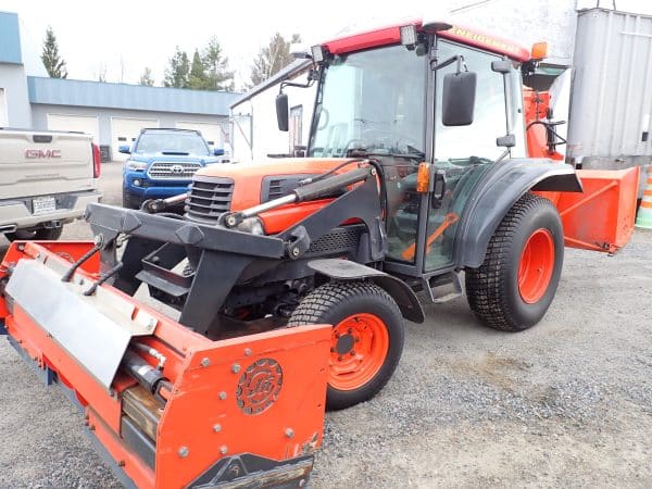 Tracteur Kubota L3430 2005 avec gratte extensible et souffleur Pronovost