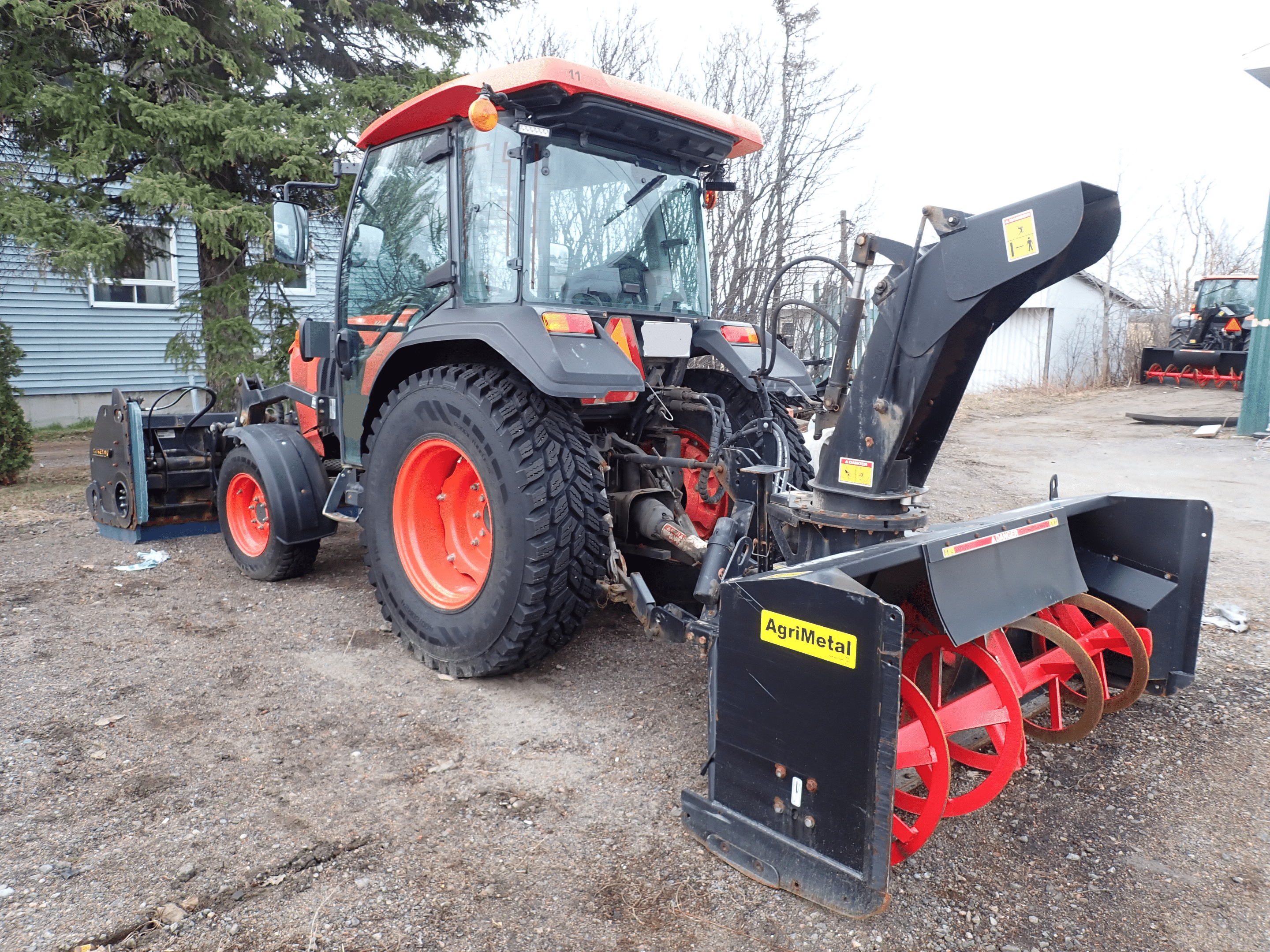 Lot de 5 tracteurs Kubota L6060 avec gratte et souffleur de 150HRS à 1131HRS-Année 2024-Stock #S2565A/11083-117999$ chaque – Image 6