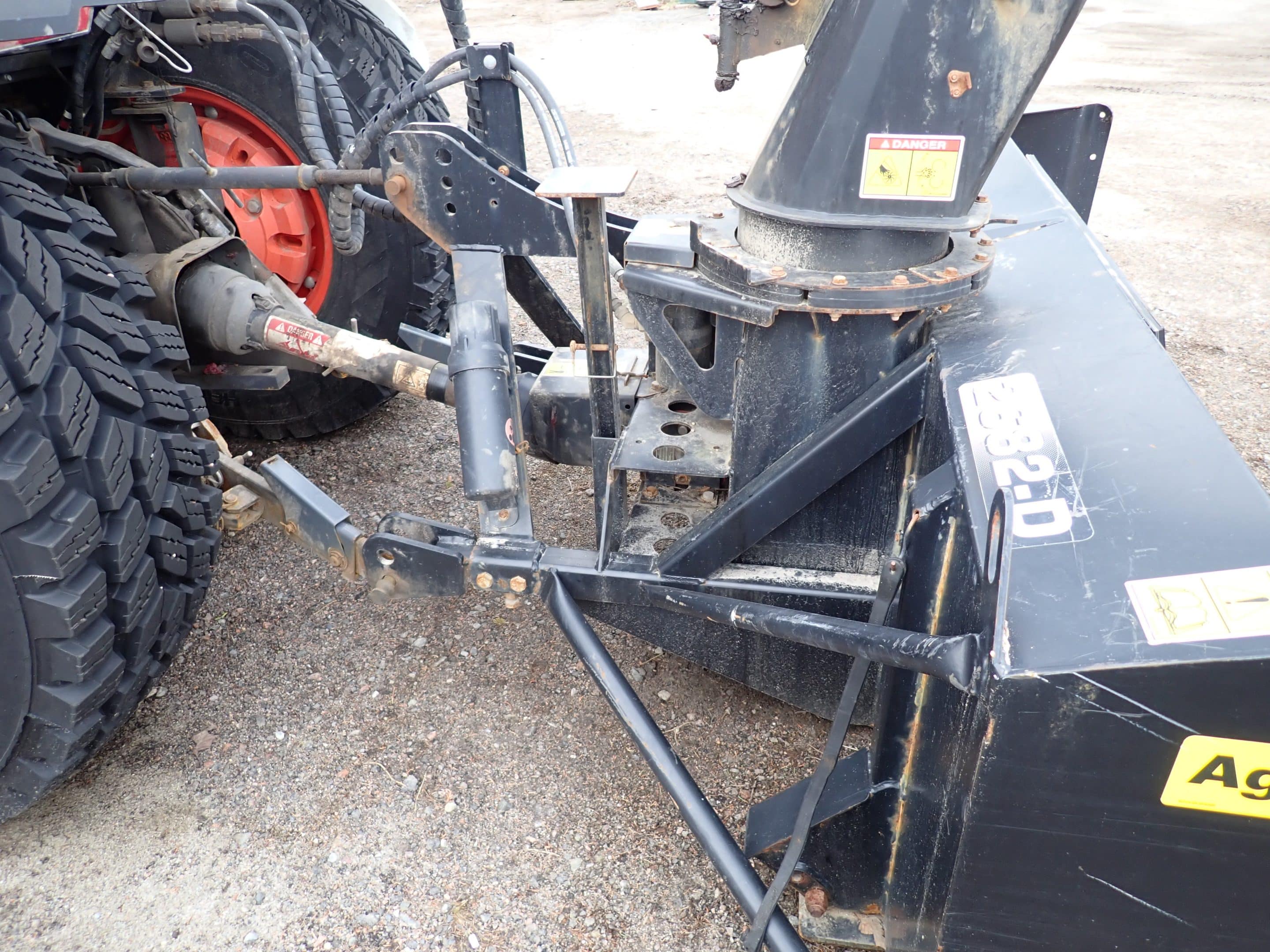 Lot de 5 tracteurs Kubota L6060 avec gratte et souffleur de 150HRS à 1131HRS-Année 2024-Stock #S2565A/11083-117999$ chaque – Image 7