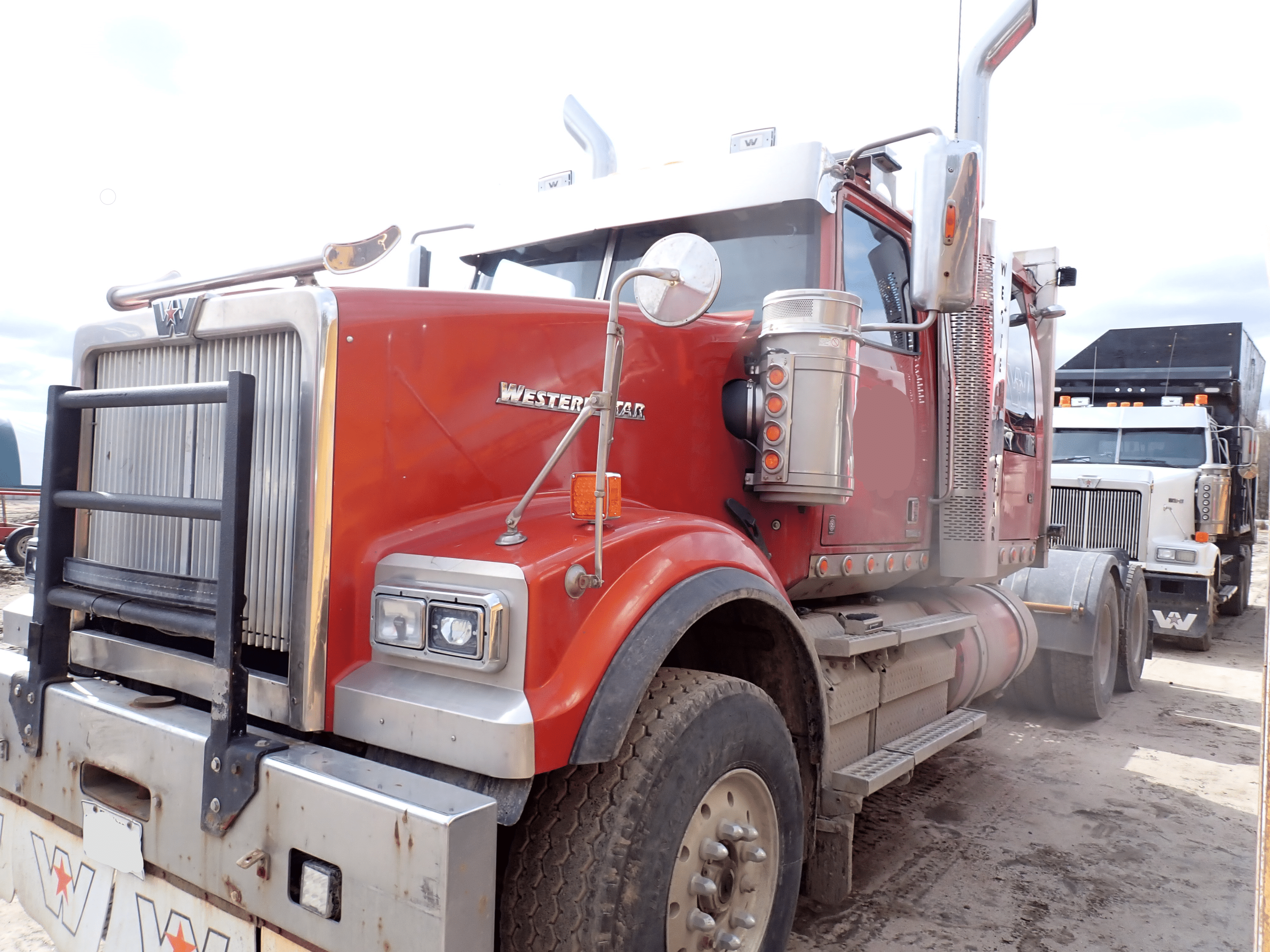 Camion couchette Western Star 4900SF 2016 monté fardier