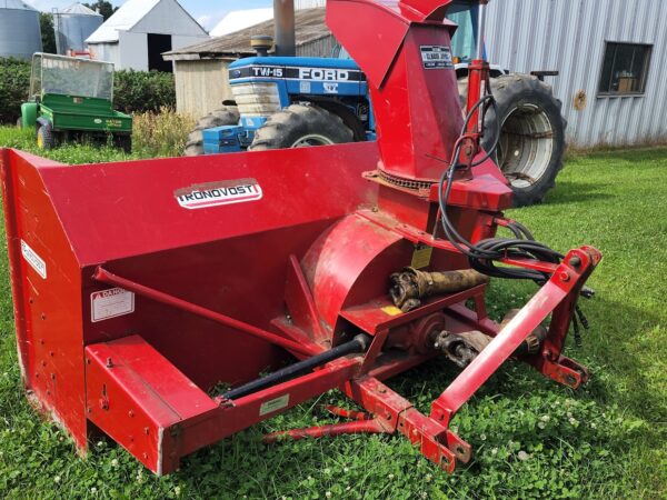 Souffleur Pronovost P1040  104 po , chute et rotation hydraulique -Stock#5219e