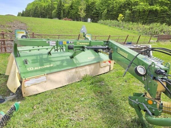 Faucheuse KRONE MT-403 fléaux -Année:2022( servi 2 saison) -Stock#d11205a