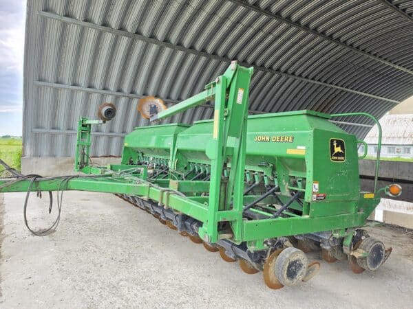John Deere 1560 seed drill 20 ft 7.5 in, marker—Stock #d11287a