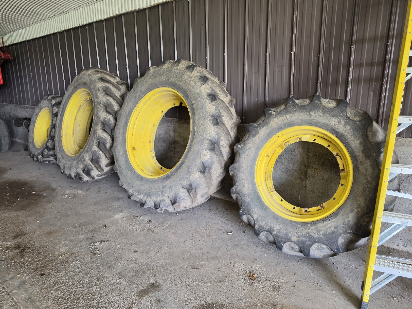 Set de roue John Deere 18.4r38 et 420/70r28-Stock#d11300b