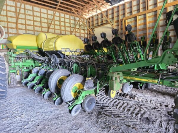 John Deere 1770 CCS 16-Row Planter Liquid Fertilizer-Year:2007-Stock#d11314a