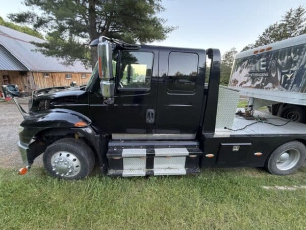 Camion 6 roues International - Année: 2006 - 619 220 km  Stock# R157371/11251