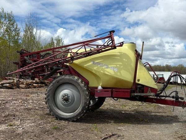 Arroseuse Hardi 4000 1200 gallons, 60 pi boom 4 sections - Stock#d11191a