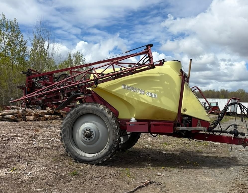 Arroseuse Hardi 4000 1200 gallons, 60 pi boom 4 sections - Stock#d11191a