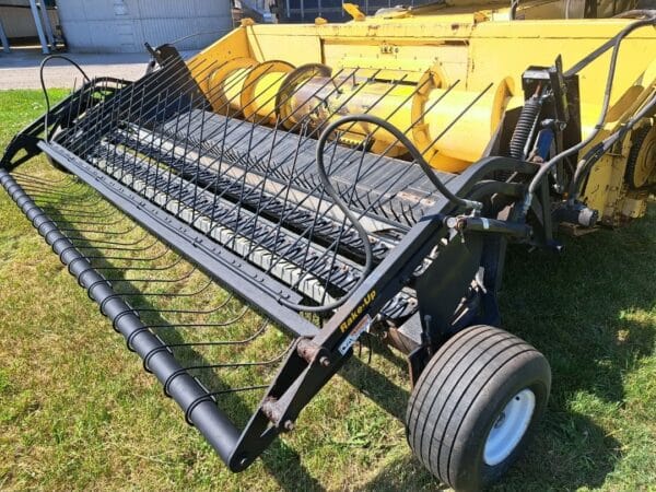 Ramasseur d'andain Rake Up 12 pi avec table New Holland - Stock#d11293b