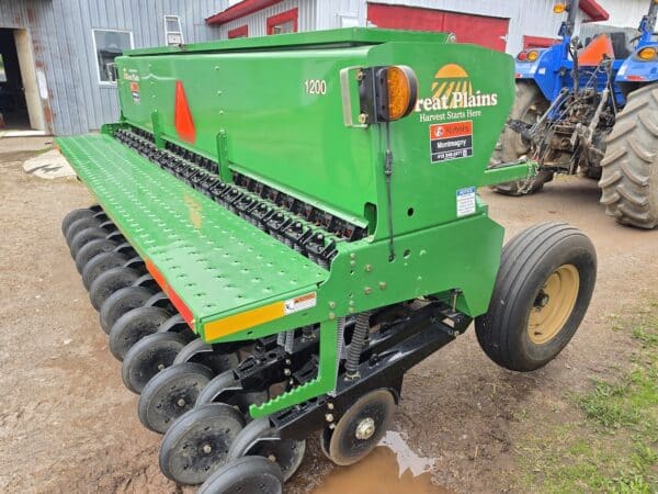 Semoir Great Plains 1200 12 pi au 6 po avec Cart et compteur d'acre - Année:2023 état démo-Stock#d11206a