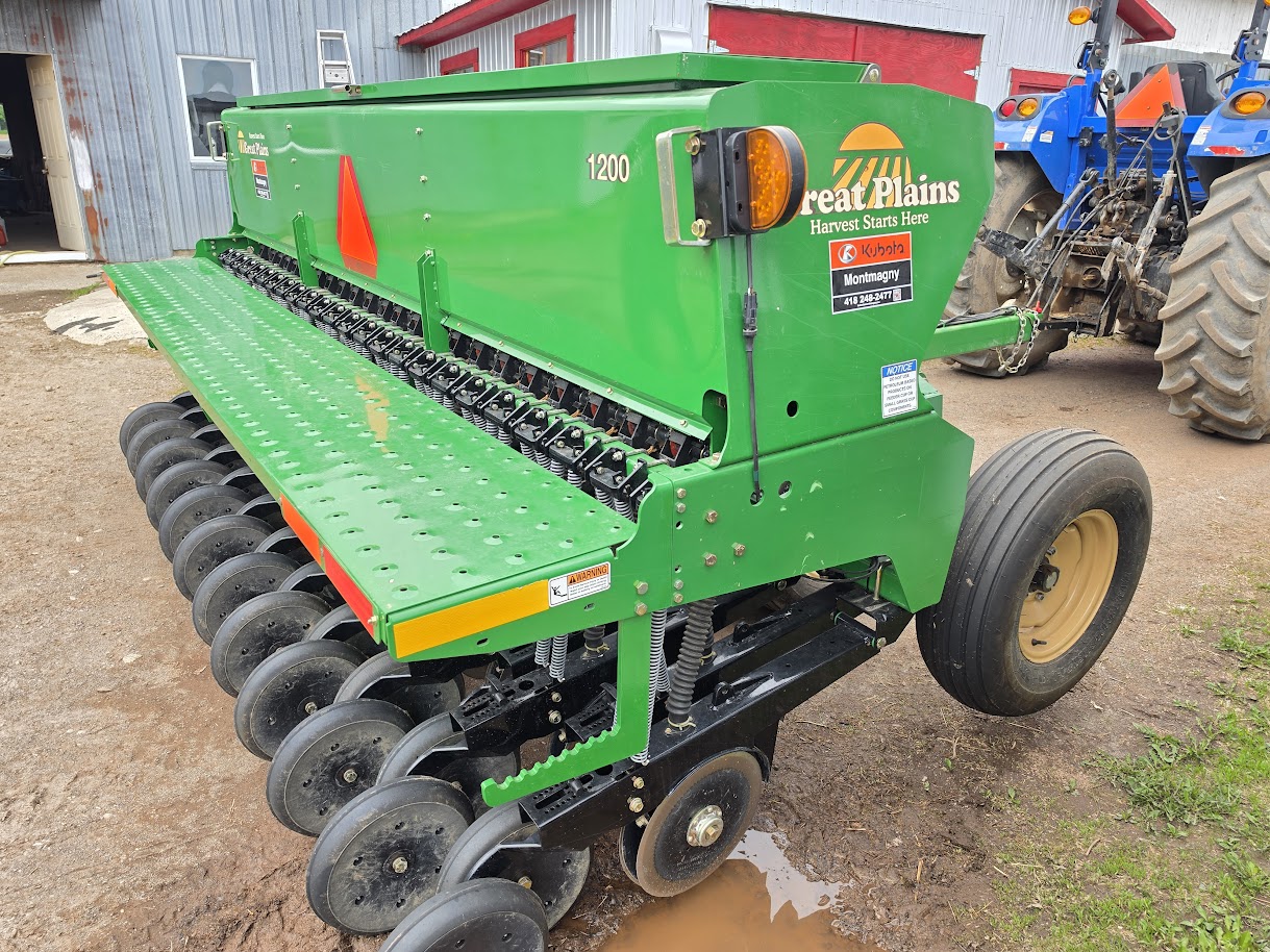 Semoir Great Plains 1200 12 pi au 6 po avec Cart et compteur d'acre - Année:2023 état démo-Stock#d11206a
