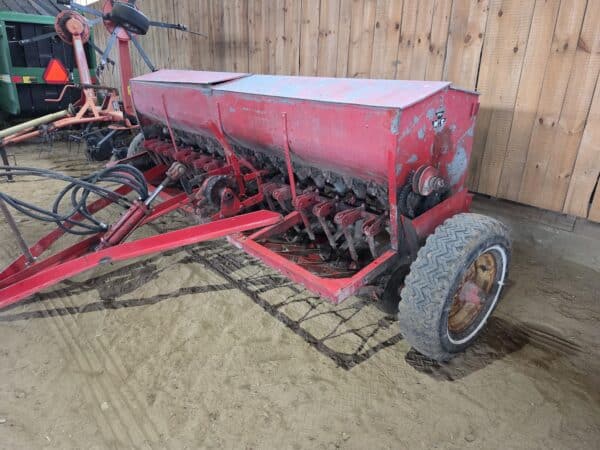 Semoir Massey Ferguson 33 10pi au 7 po-Stock#d11395j