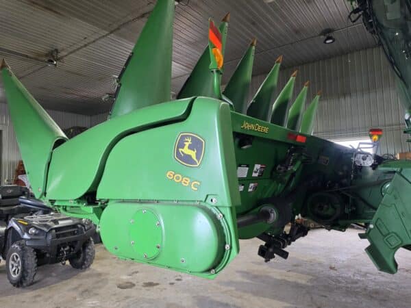 John Deere 608C Corn Header -Year: 2010-Stock #d11418e