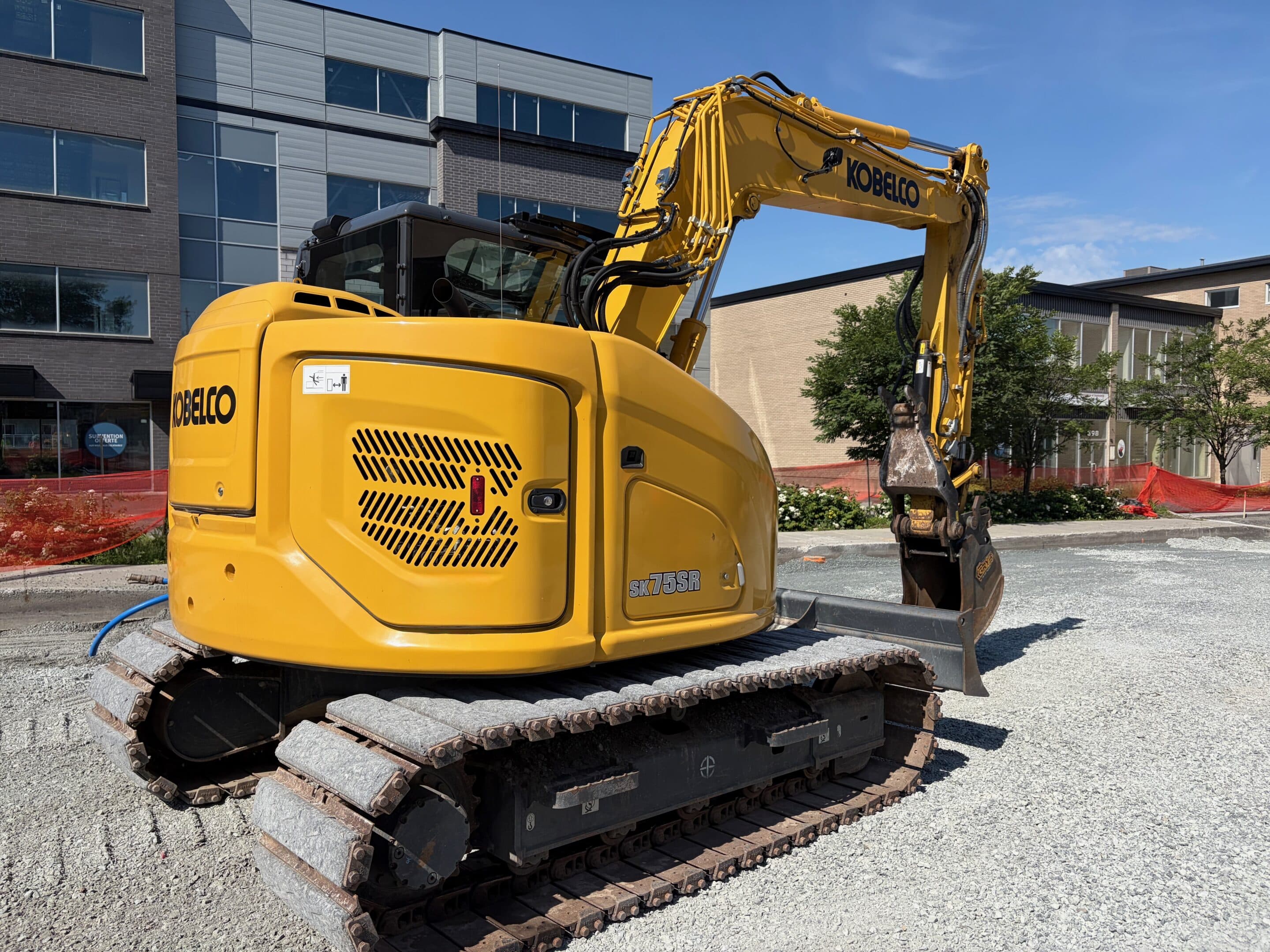Excavatrice Kobelco SK75SR-quick attahce hydraulique 3 godets pouce Traction acier avec clipon-Année:2023-600heures-Stock#E1371E/10888