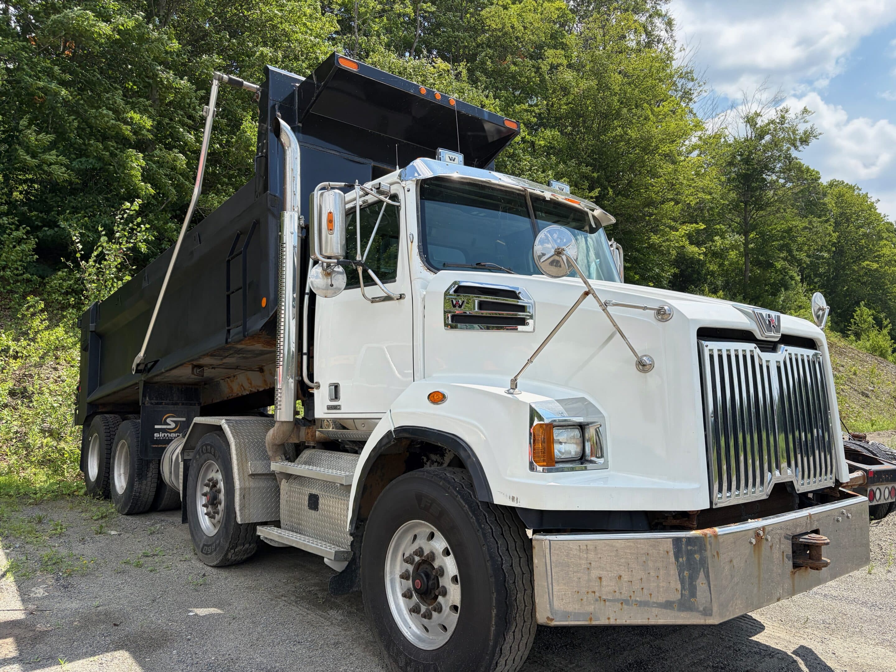 12-wheel Western Star dump truck 4700SB, DD13 450 hp engine, 18-speed manual transmission, 350,000 km - Year: 2018 - Stock #E1370E/10852 - Image 2